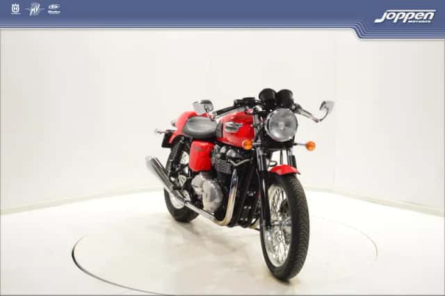 Triumph Thruxton 900 (0) thumbnail 3