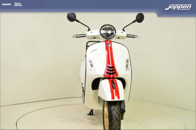 Vespa GTS 300 (0) thumbnail 3