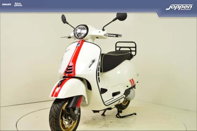 Vespa GTS 300 (0) thumbnail 4