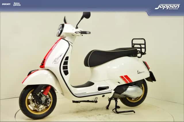 Vespa GTS 300 (0) thumbnail 5