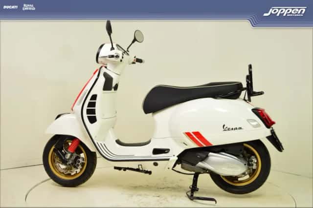 Vespa GTS 300 (0) thumbnail 6