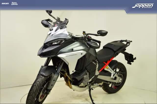 Ducati Multistrada V4S (2026) thumbnail 5