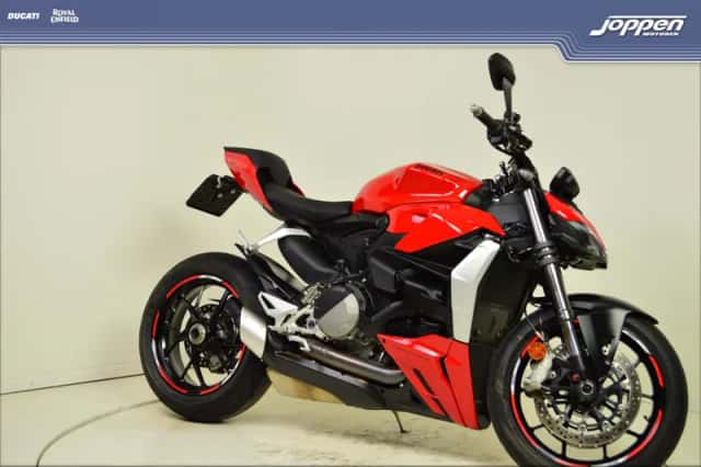 Ducati Streetfighter V2 (2023) thumbnail 2