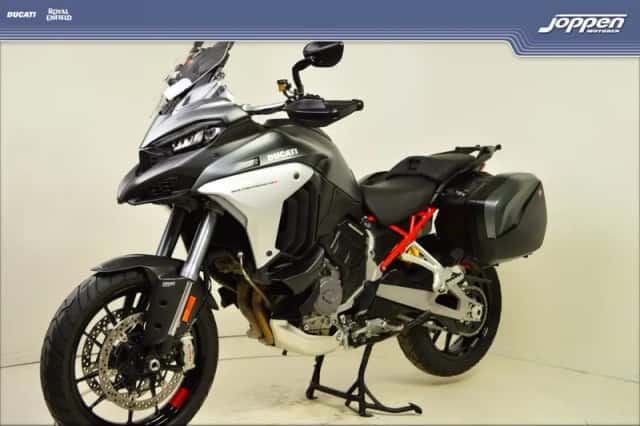 Ducati Multistrada V4S (2026) thumbnail 5