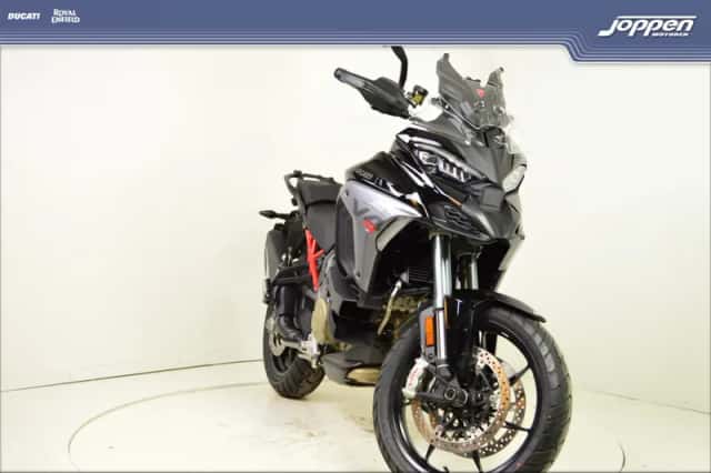 Ducati Multistrada V4S (2026) thumbnail 3