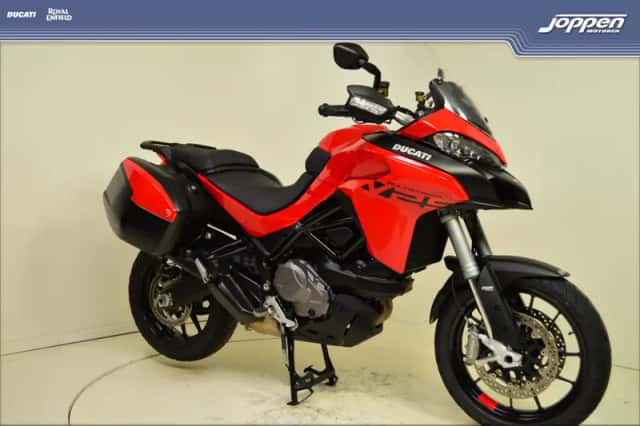 Ducati Multistrada V2 S (2023) thumbnail 2