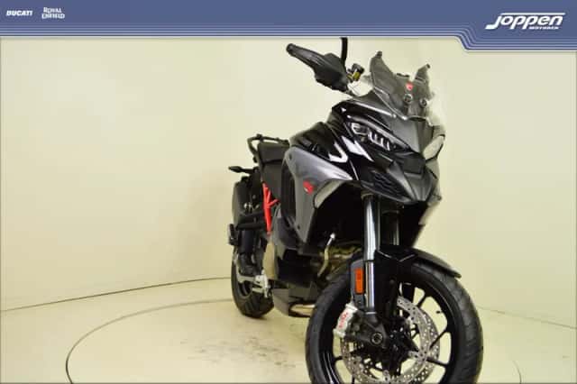 Ducati Multistrada V4S (2026) thumbnail 3