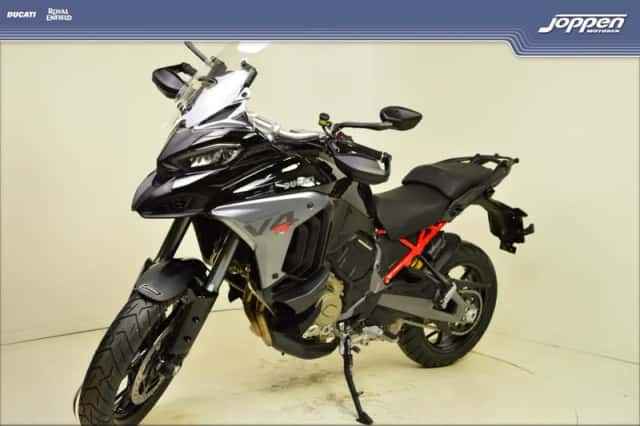 Ducati Multistrada V4S (2026) thumbnail 5