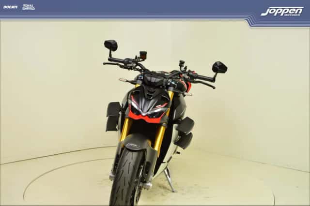 Ducati Streetfighter V4 SP (2023) thumbnail 4