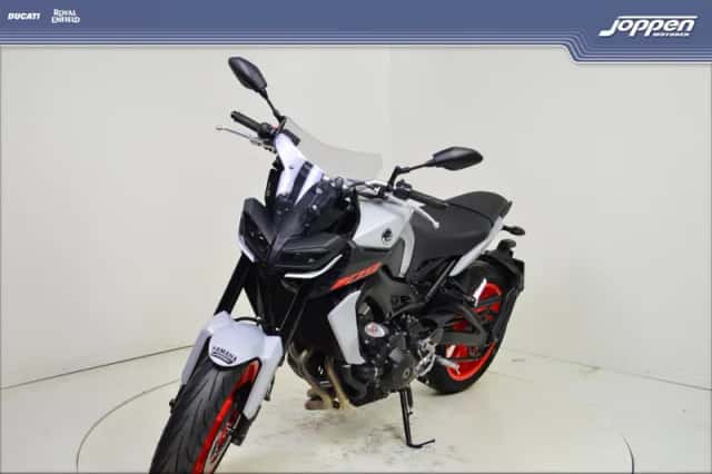 Yamaha MT-09 (2019) thumbnail 5