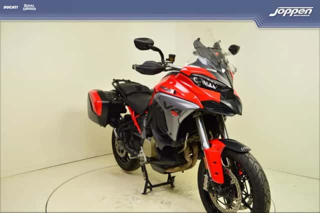 Ducati Multistrada V4S (2025) thumbnail 2