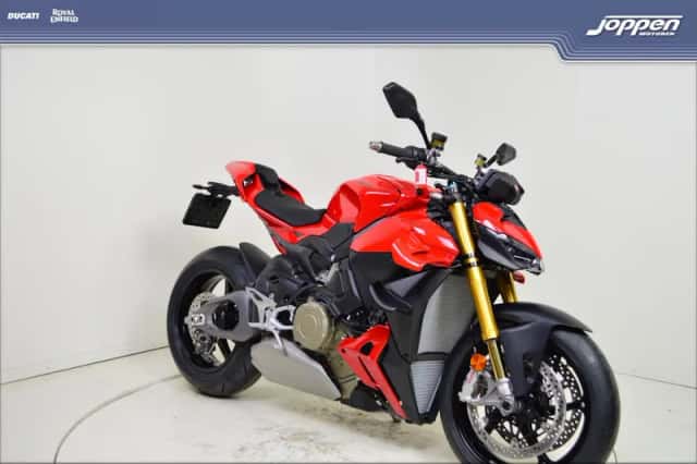 Ducati Streetfighter V4S (2026) thumbnail 2