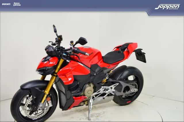 Ducati Streetfighter V4S (2026) thumbnail 5