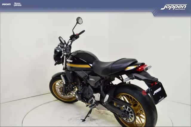 Kawasaki Z 650 RS (2025) thumbnail 6