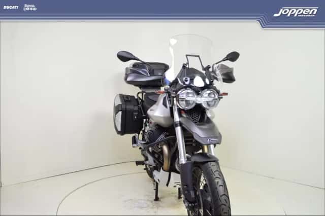 Moto Guzzi V85 TT (2023) thumbnail 3