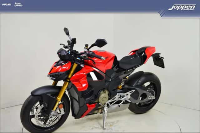Ducati Streetfighter V4S (2026) thumbnail 5
