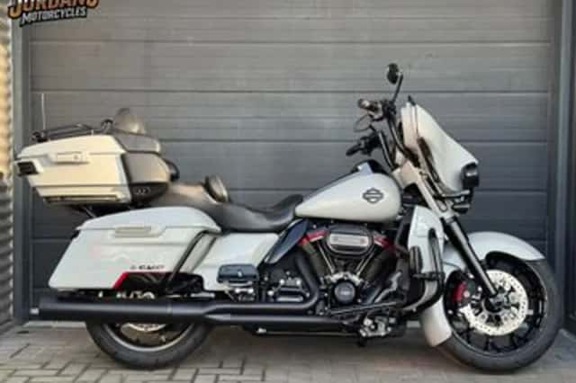 Harley-Davidson Electra Glide Ultra Glide Limited CVO Flhtkse (2020) thumbnail 1