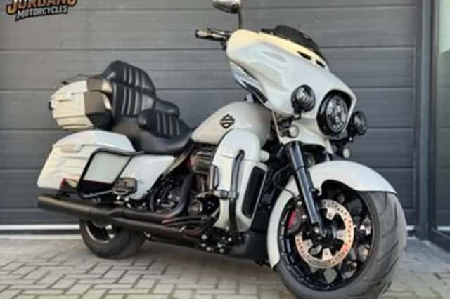 Harley-Davidson Electra Glide Ultra Glide Limited CVO Flhtkse (2020) thumbnail 4