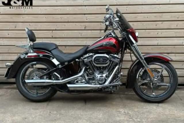 Harley-Davidson Convertible CVO Flstse Softail (2011) thumbnail 1