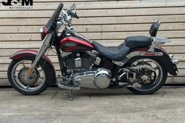 Harley-Davidson Convertible CVO Flstse Softail (2011) thumbnail 2
