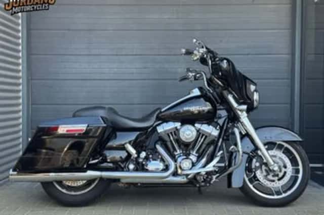 Harley-Davidson Street Glide Flhxi (2010) thumbnail 1