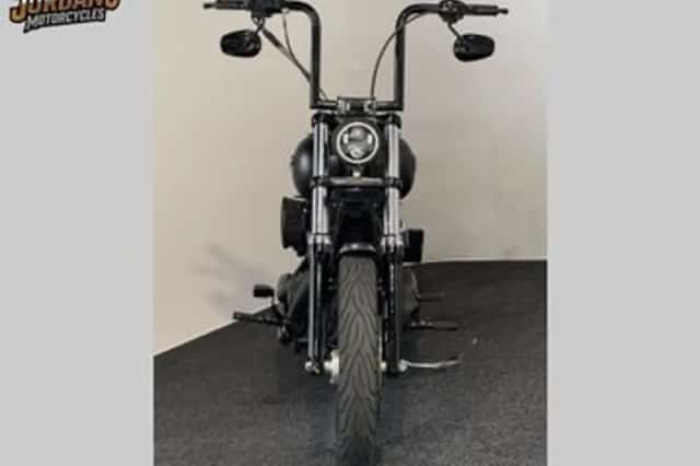Harley-Davidson Street Bob (2014) thumbnail 5