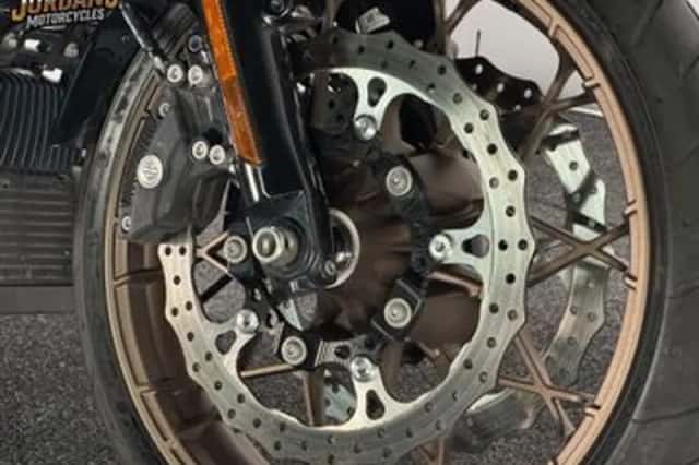 Harley-Davidson Road Glide (2023) thumbnail 2