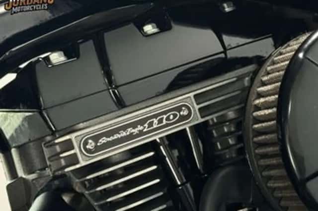 Harley-Davidson Limited (2014) thumbnail 2