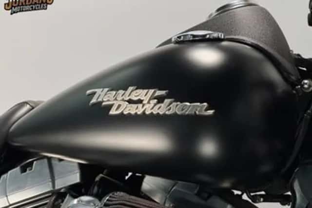 Harley-Davidson Street Bob (2006) thumbnail 2