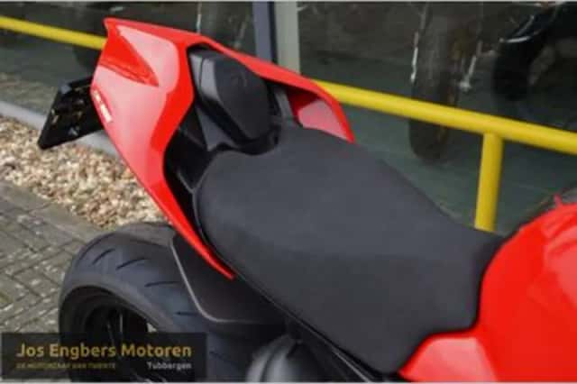Ducati Streetfighter V4S (2020) thumbnail 4