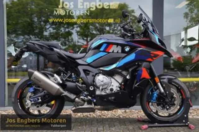 BMW M 1000 XR (2024) thumbnail 1