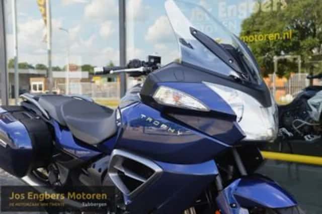 Triumph Trophy 1200 (2014) thumbnail 2