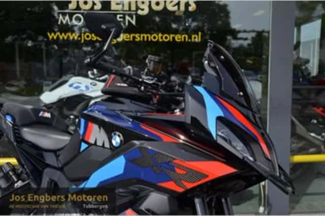 BMW M 1000 XR (2024) thumbnail 2
