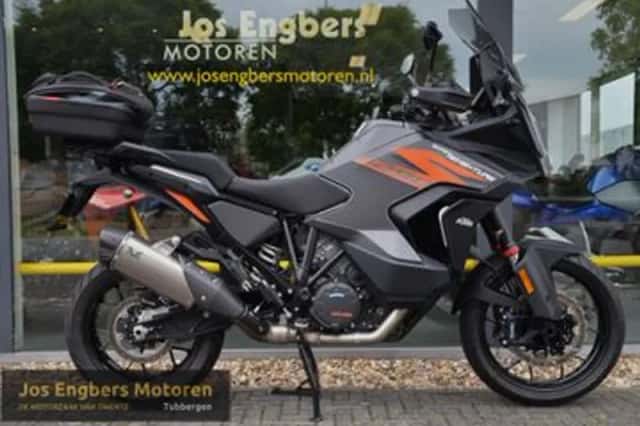 KTM 1290 Super Adventure (2021) thumbnail 1