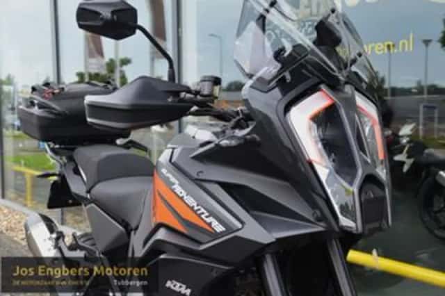 KTM 1290 Super Adventure (2021) thumbnail 3
