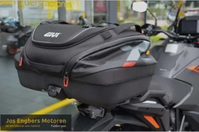 KTM 1290 Super Adventure (2021) thumbnail 6