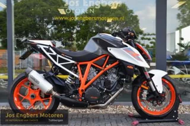 KTM 1290 Super Duke (2017) thumbnail 1