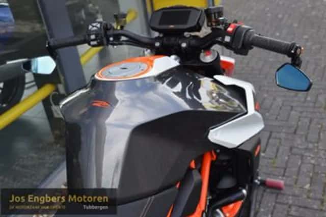 KTM 1290 Super Duke (2017) thumbnail 4