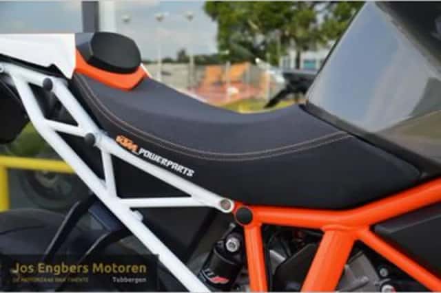 KTM 1290 Super Duke (2017) thumbnail 6
