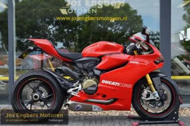 Ducati Panigale 1199 S (2013) thumbnail 1
