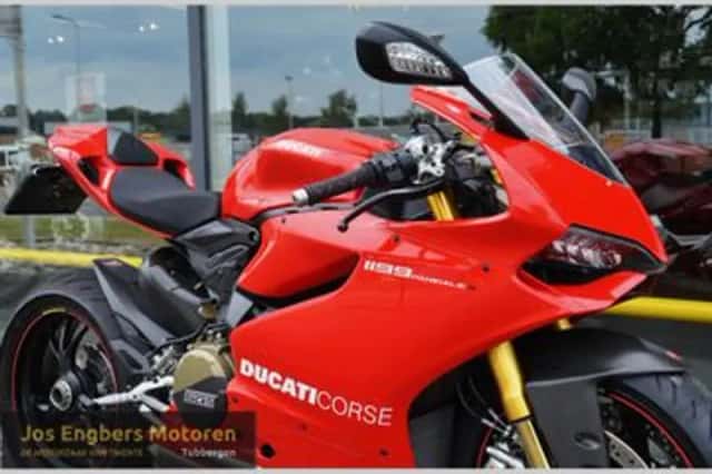 Ducati Panigale 1199 S (2013) thumbnail 2