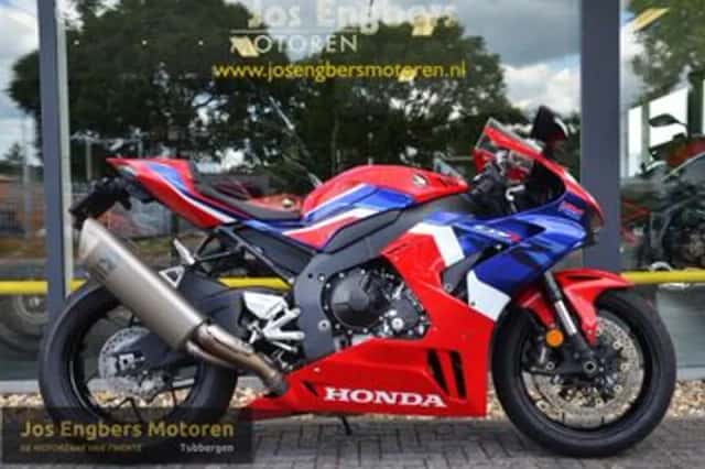 Honda CBR1000RR R Fireblade (2022) thumbnail 1