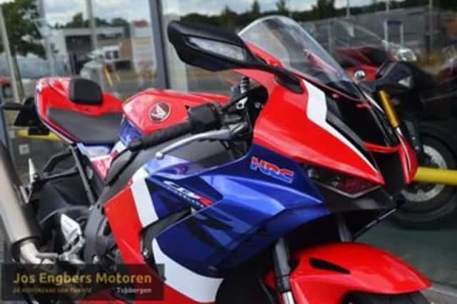 Honda CBR1000RR R Fireblade (2022) thumbnail 2