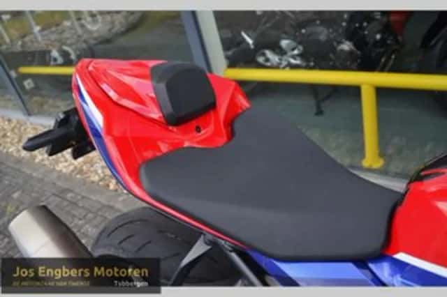 Honda CBR1000RR R Fireblade (2022) thumbnail 4