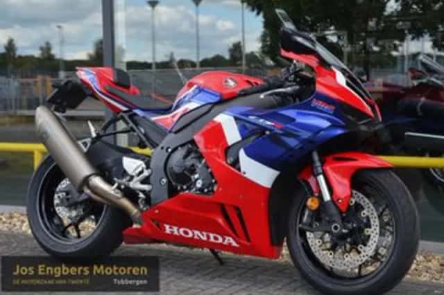 Honda CBR1000RR R Fireblade (2022) thumbnail 5