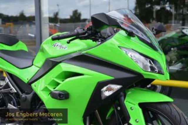 Kawasaki Ninja 300 (2013) thumbnail 2