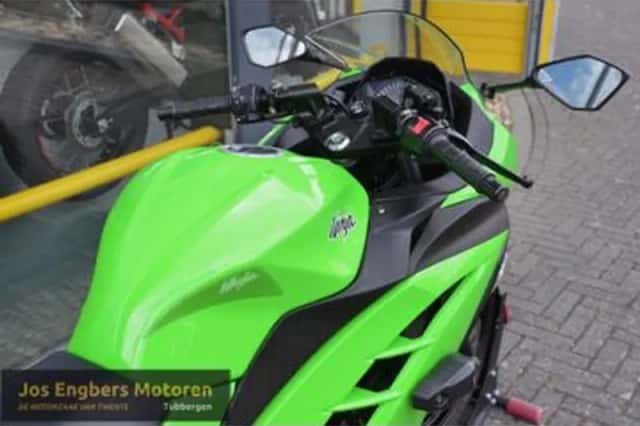 Kawasaki Ninja 300 (2013) thumbnail 4
