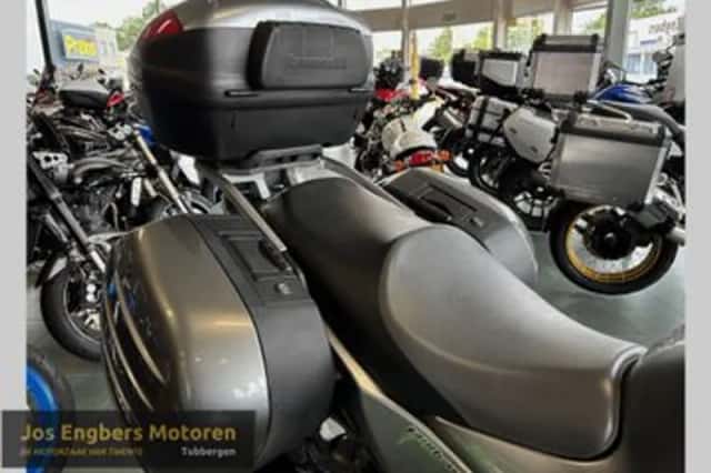 Kawasaki GTR 1400 (2009) thumbnail 3