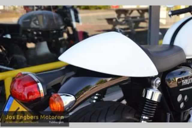 Triumph Thruxton 1200 (2022) thumbnail 5