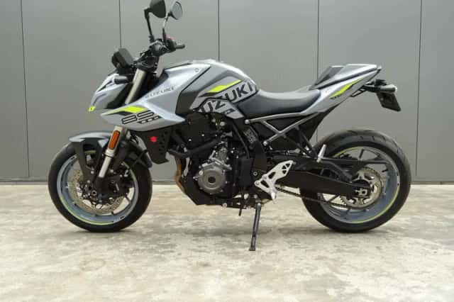 Suzuki GSX-8S (2024) thumbnail 3